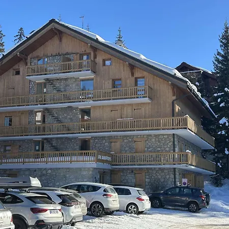 Au Pied Des Pistes A Meribel, Navette Et Terrasse - Fr-1-180-39 Apartment *